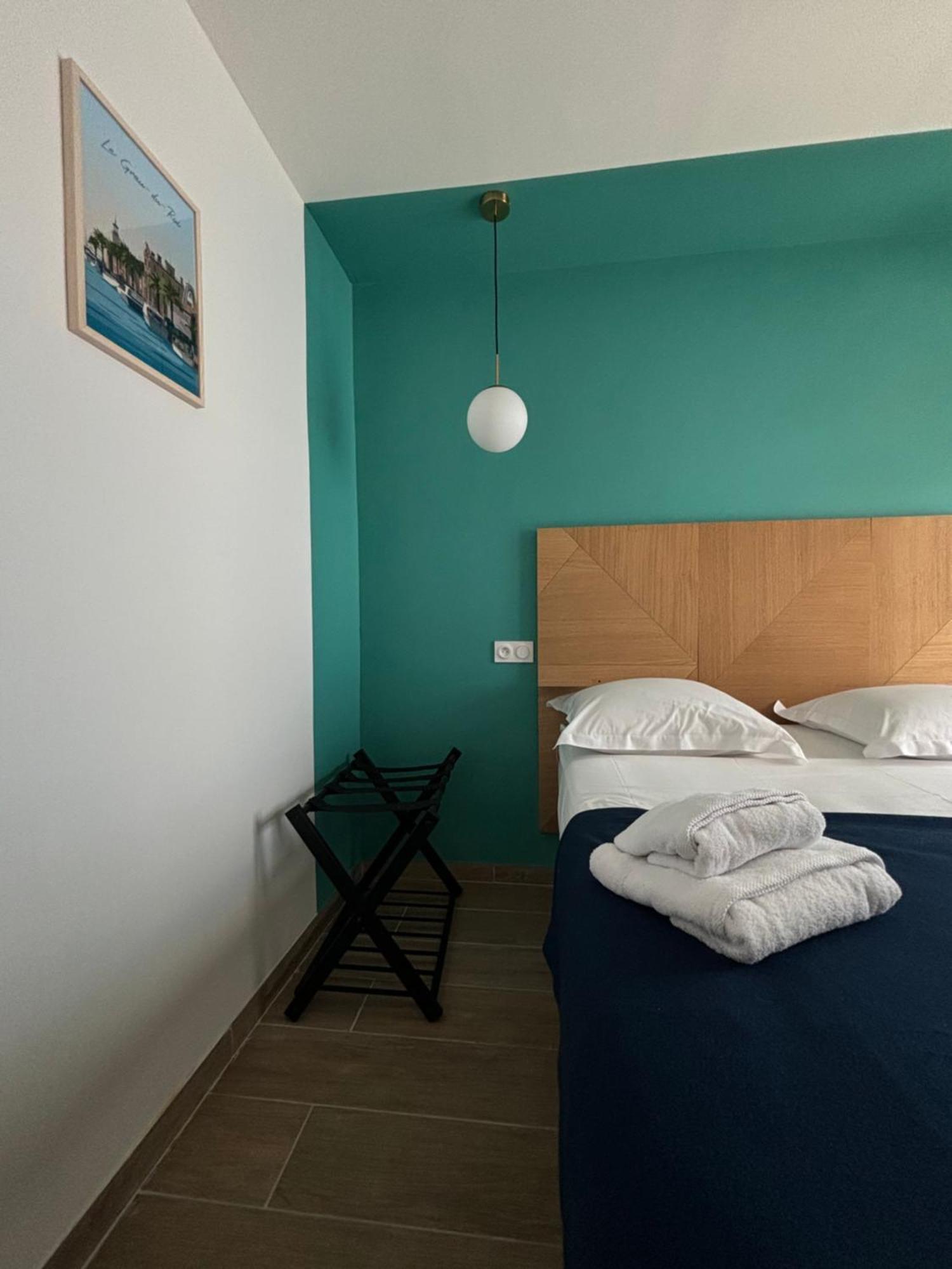 L'Hotel De La Plage Le Grau-du-Roi Esterno foto