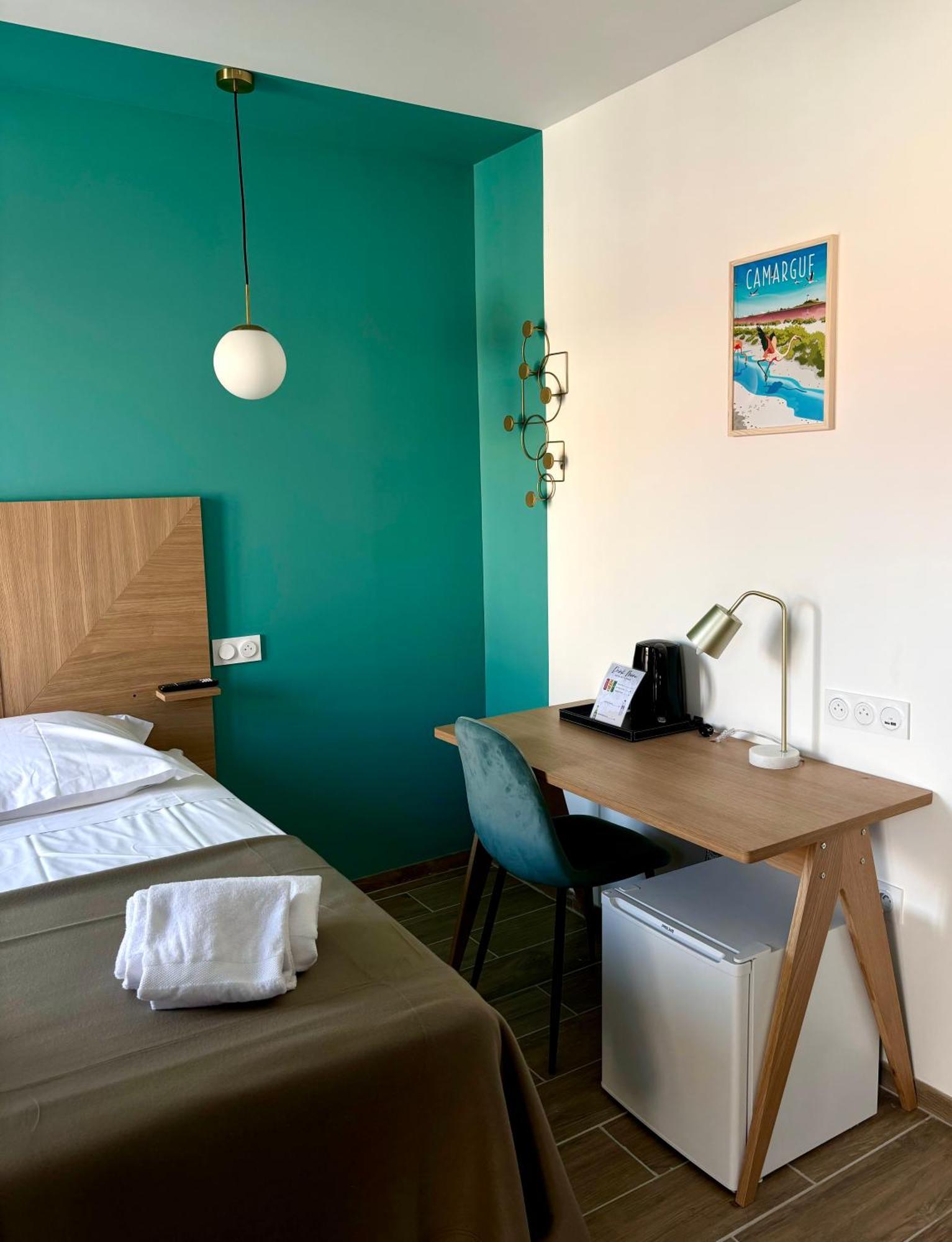 L'Hotel De La Plage Le Grau-du-Roi Esterno foto